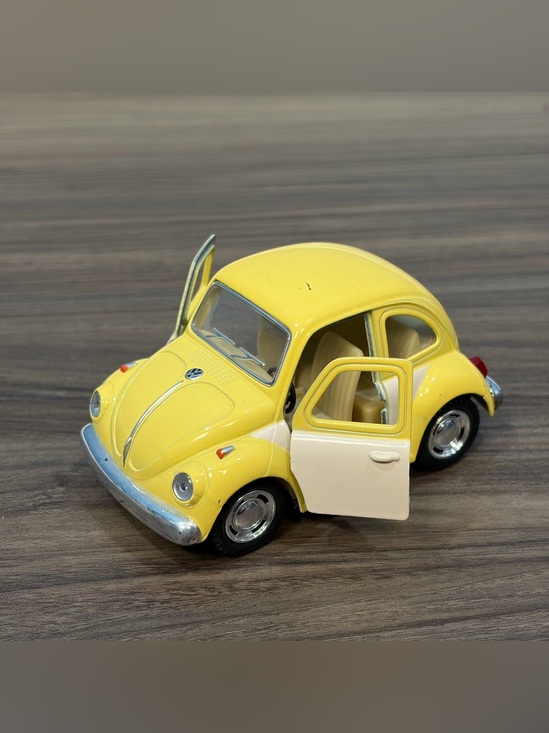 Yellow Kinsmart 1967 Volkswagen Beetle Diecast Pull Back Toy Car